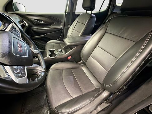 Used 2024 GMC Terrain SLT image 11