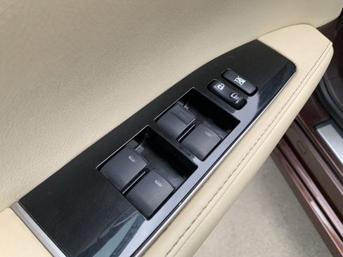 Used 2016 Lexus ES 350 w/ Premium Package w/Wood Trim FWD image 15