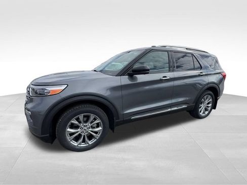 Used 2022 Ford Explorer Limited w/ Equipment Group 301A AWD/4WD image 4