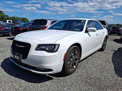 Used 2015 Chrysler 300 S AWD/4WD image 3