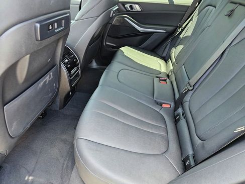 Used 2022 BMW X5 xDrive40i w/ Climate Comfort Package AWD/4WD image 19