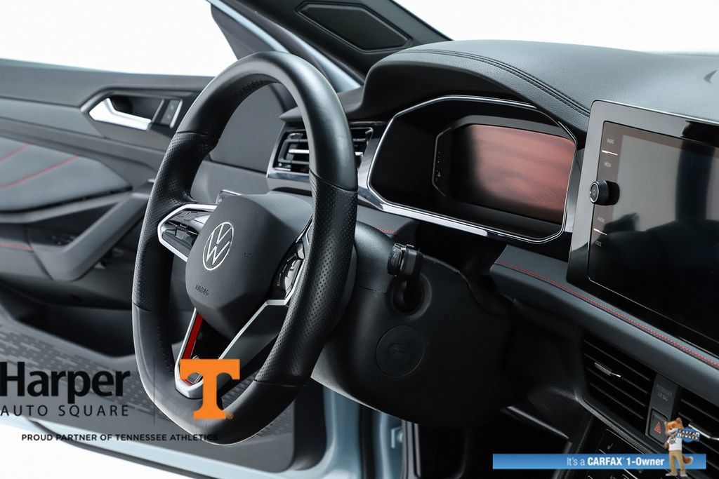 Used 2025 Volkswagen Jetta GLI Autobahn FWD image 34