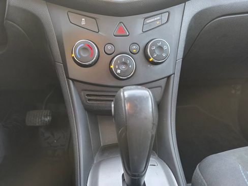Used 2016 Chevrolet Trax LS AWD/4WD image 10