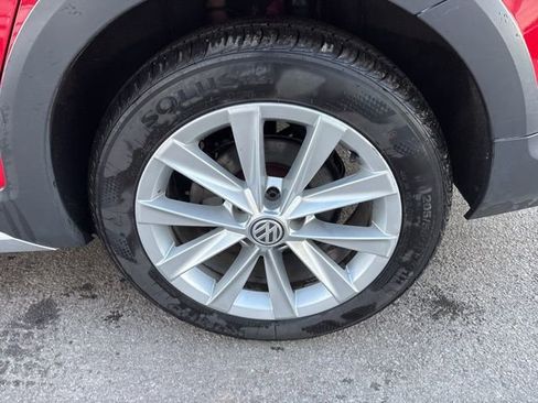 Used 2018 Volkswagen Golf Alltrack S image 26