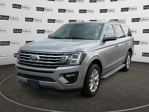 Used 2021 Ford Expedition XLT RWD image 2