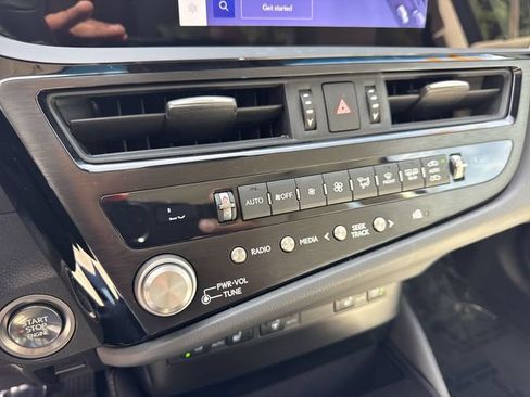 Certified 2024 Lexus ES 350 w/ Premium Package FWD image 19