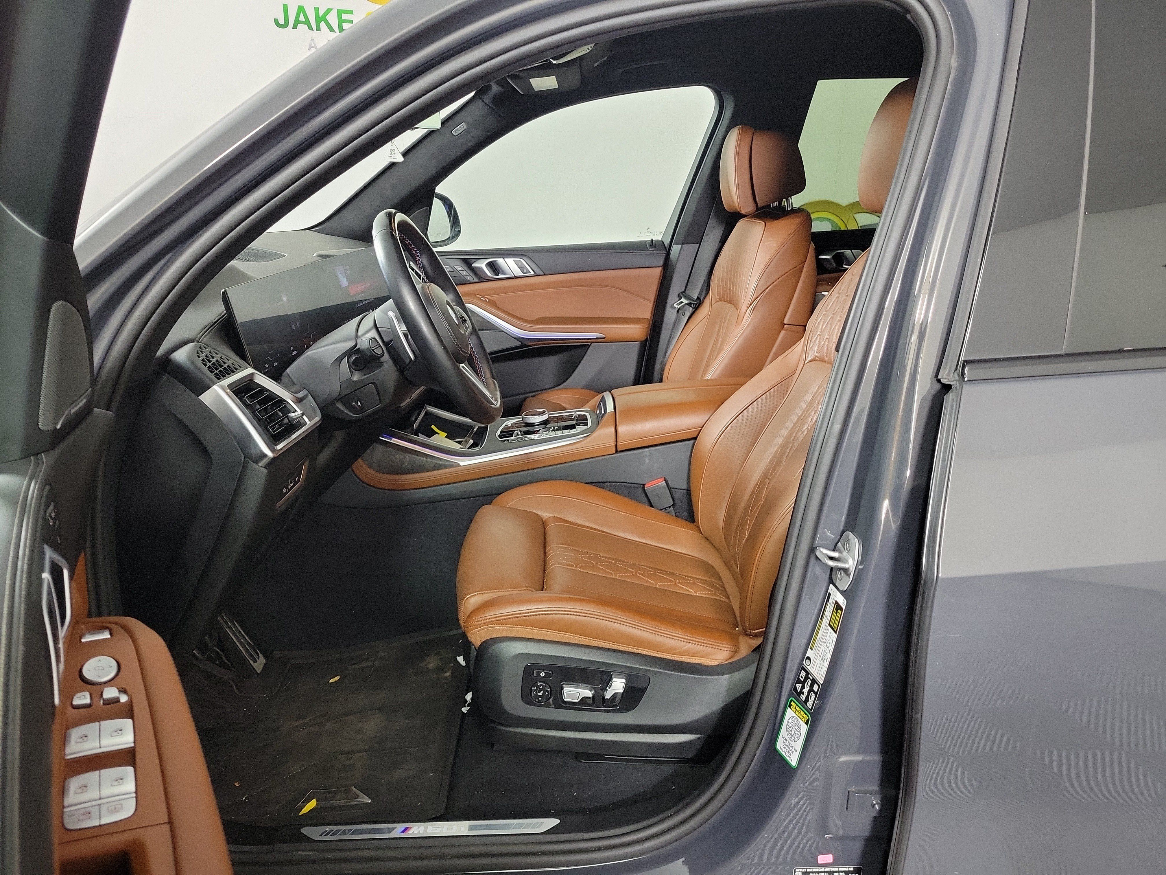 Used 2025 BMW X7 M60i AWD/4WD image 5