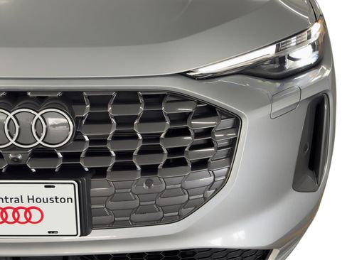 Used 2025 Audi Q5 Premium Plus w/ Premium Plus image 11