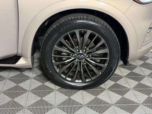Used 2023 INFINITI QX80 Sensory w/ Cargo Package AWD/4WD image 11