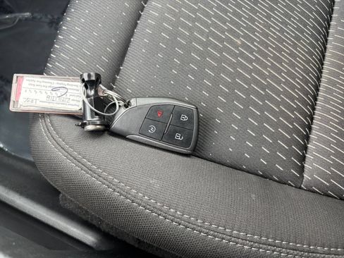 Used 2025 Chevrolet Equinox LT FWD image 19