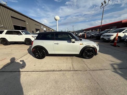 Used 2016 MINI Cooper 2-Door Hardtop image 30