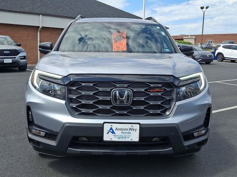 Used 2025 Honda Passport TrailSport image 2