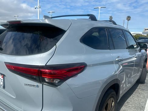 Used 2022 Toyota Highlander Bronze Edition image 5