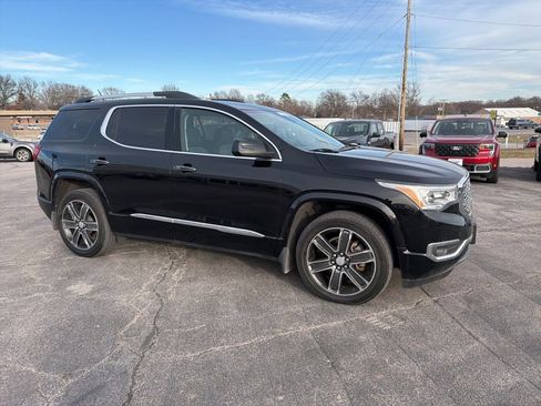 Used 2017 GMC Acadia Denali w/ Technology Package image 2