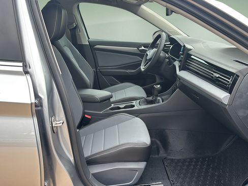 New 2026 Volkswagen Jetta SE FWD image 11