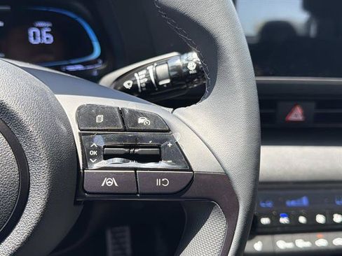 New 2026 Hyundai Elantra SEL Sport FWD image 18
