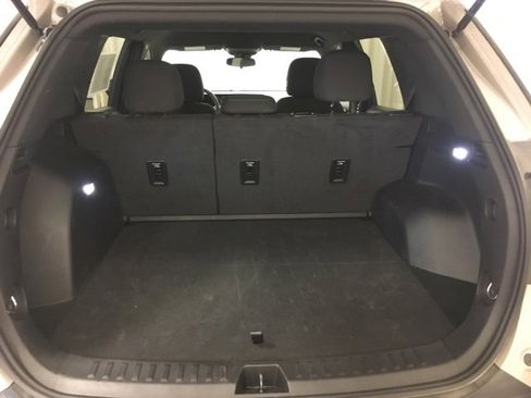 Used 2025 GMC Terrain Elevation image 14