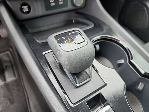 Used 2024 Nissan Rogue S AWD/4WD image 15