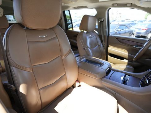 Used 2015 Cadillac Escalade ESV Platinum AWD/4WD image 29