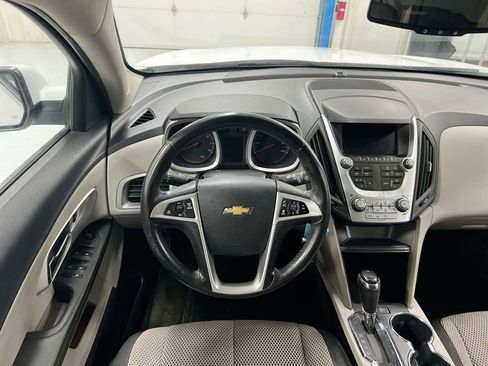 Used 2017 Chevrolet Equinox LT w/ Convenience Package FWD image 11