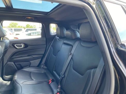 Used 2022 Jeep Compass High Altitude AWD/4WD image 3
