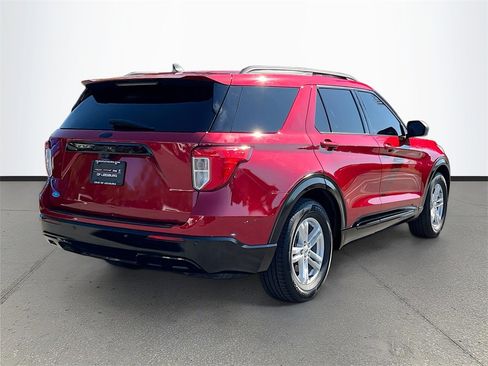 Used 2021 Ford Explorer XLT w/ Equipment Group 202A image 7