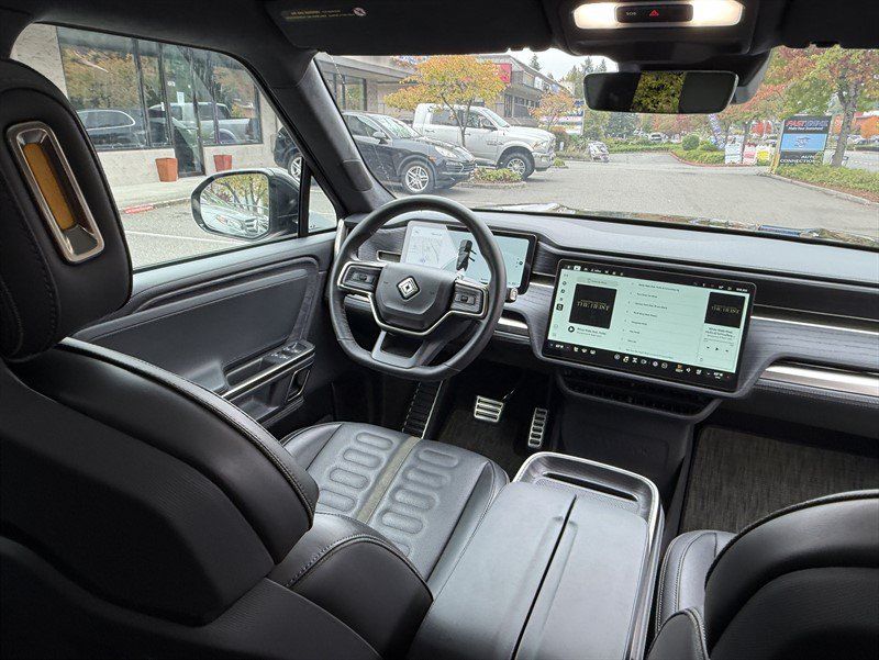 Used 2024 Rivian R1S Adventure Quad AWD/4WD image 23