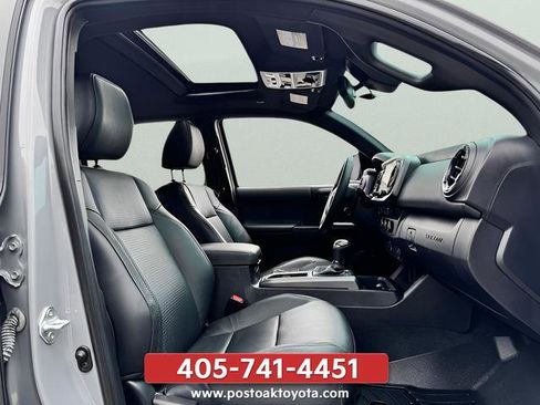 Used 2021 Toyota Tacoma TRD Off-Road w/ TRD Premium Off Road Package AWD/4WD image 31