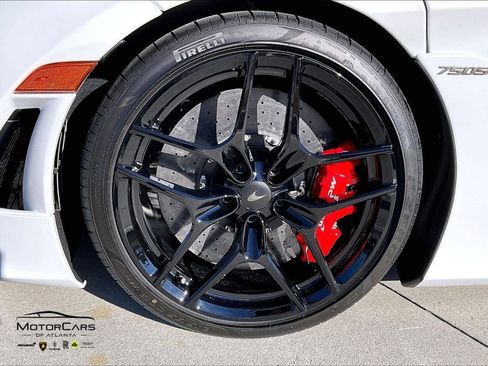 New 2026 McLaren 750S image 10