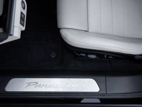 Certified 2025 Porsche Panamera image 22