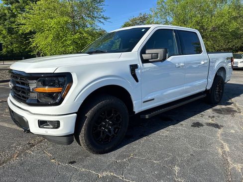 Used 2025 Ford F150 XLT w/ Equipment Group 302A MID image 9