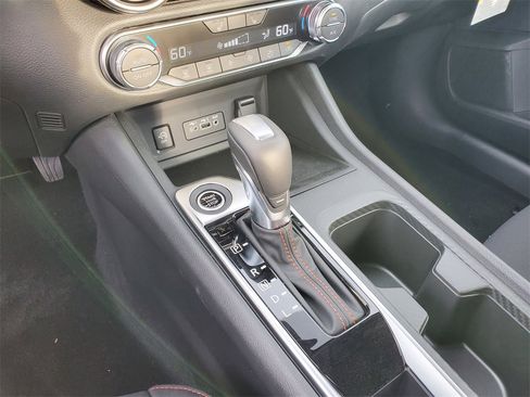 New 2025 Nissan Sentra SR image 9