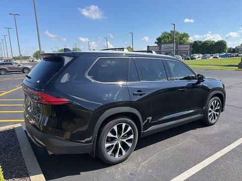 Used 2024 Toyota Grand Highlander AWD Hybrid image 16