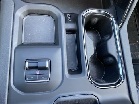 Used 2024 GMC Sierra 2500 AT4 w/ Technology Package AWD/4WD image 32