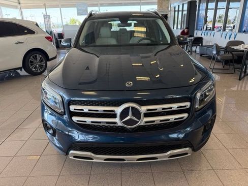 Used 2020 Mercedes-Benz GLB 250 4MATIC w/ Premium Package image 7