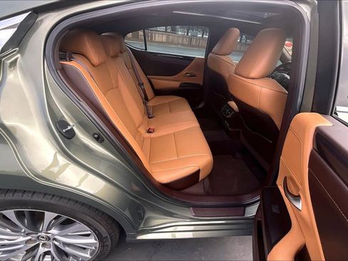 Used 2020 Lexus ES 350 w/ Premium Package image 30