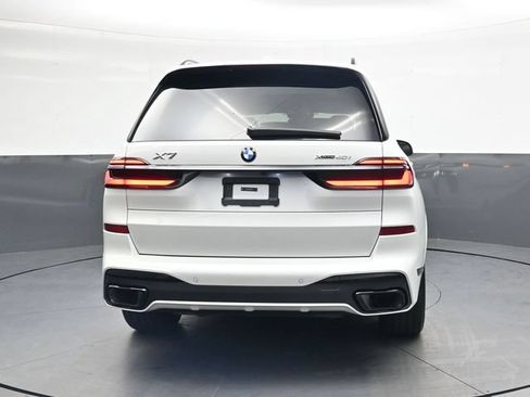 Used 2025 BMW X7 xDrive40i w/ M Sport Package AWD/4WD image 5