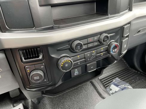 New 2025 Ford F350 XL w/ XL Chrome Package image 18