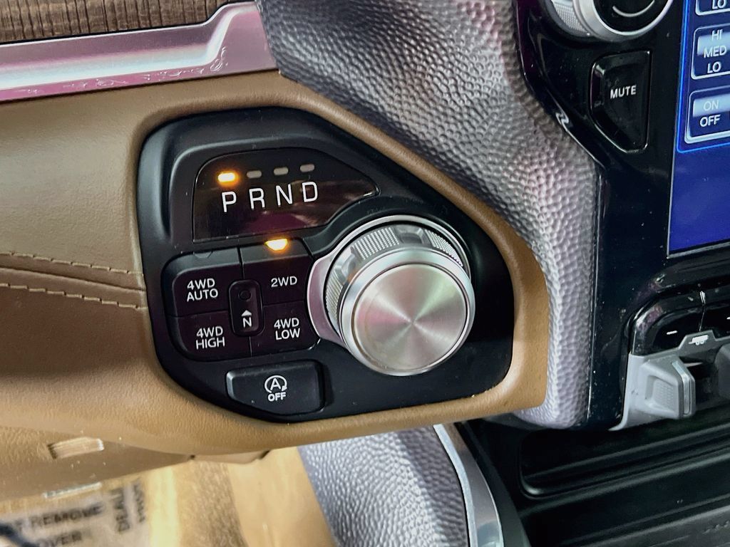 Used 2021 RAM 1500 Limited AWD/4WD image 17