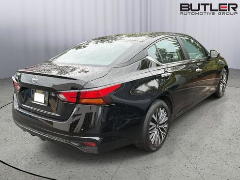 Used 2025 Nissan Altima 2.5 SV FWD image 4