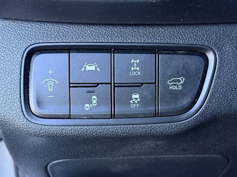 Used 2020 Hyundai Santa Fe Limited AWD/4WD image 30