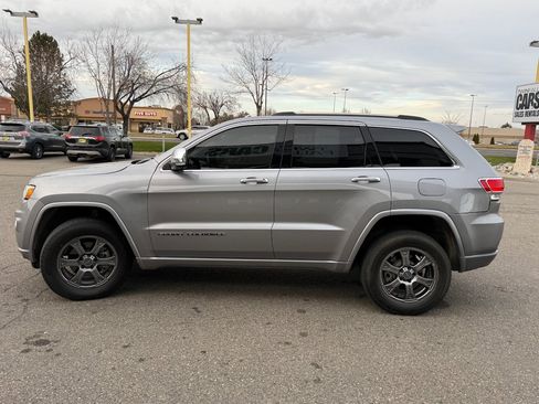 Used 2018 Jeep Grand Cherokee Overland AWD/4WD image 5