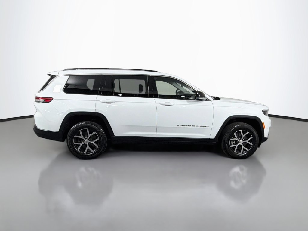 Used 2023 Jeep Grand Cherokee L Limited AWD/4WD image 8