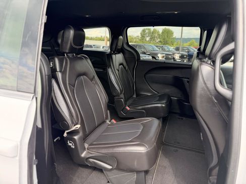 Used 2026 Chrysler Pacifica Select FWD image 22