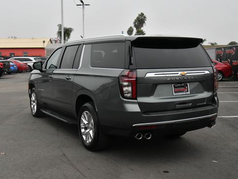 Used 2023 Chevrolet Suburban Premier image 6