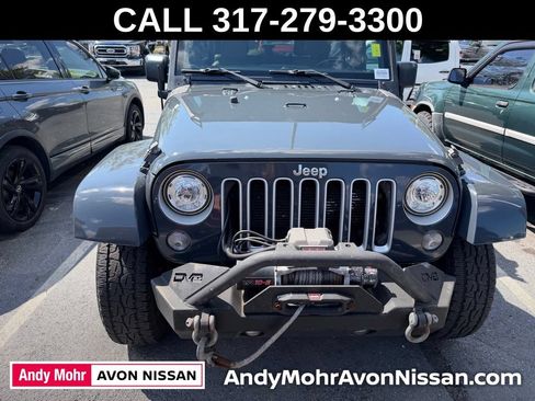 Used 2017 Jeep Wrangler Unlimited Sahara w/ Dual Top Group AWD/4WD image 2