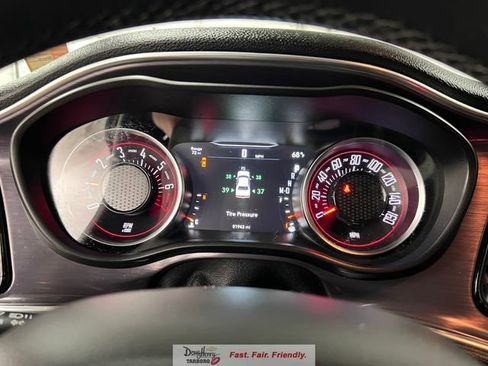 Used 2016 Dodge Challenger SXT image 47