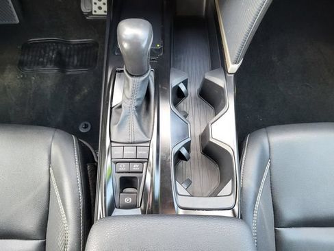 Used 2025 Toyota Camry SE FWD image 20