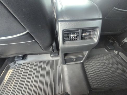Used 2022 Ford Edge SE AWD/4WD image 13