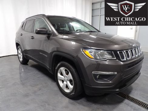 Used 2017 Jeep Compass Latitude image 1